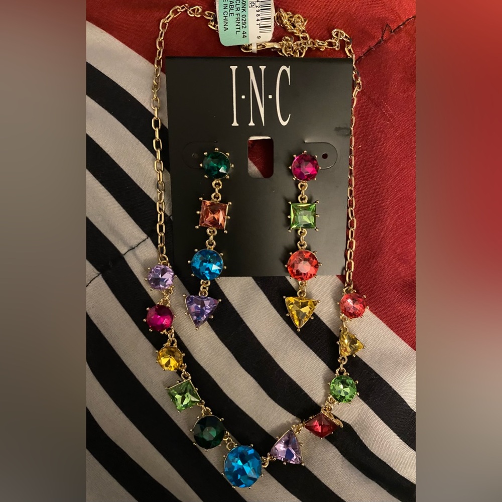 I.N.C NECKLACE AND EARRINGS SET
